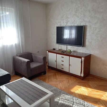 Stan U Maslinama Lägenhet Podgorica Exteriör bild