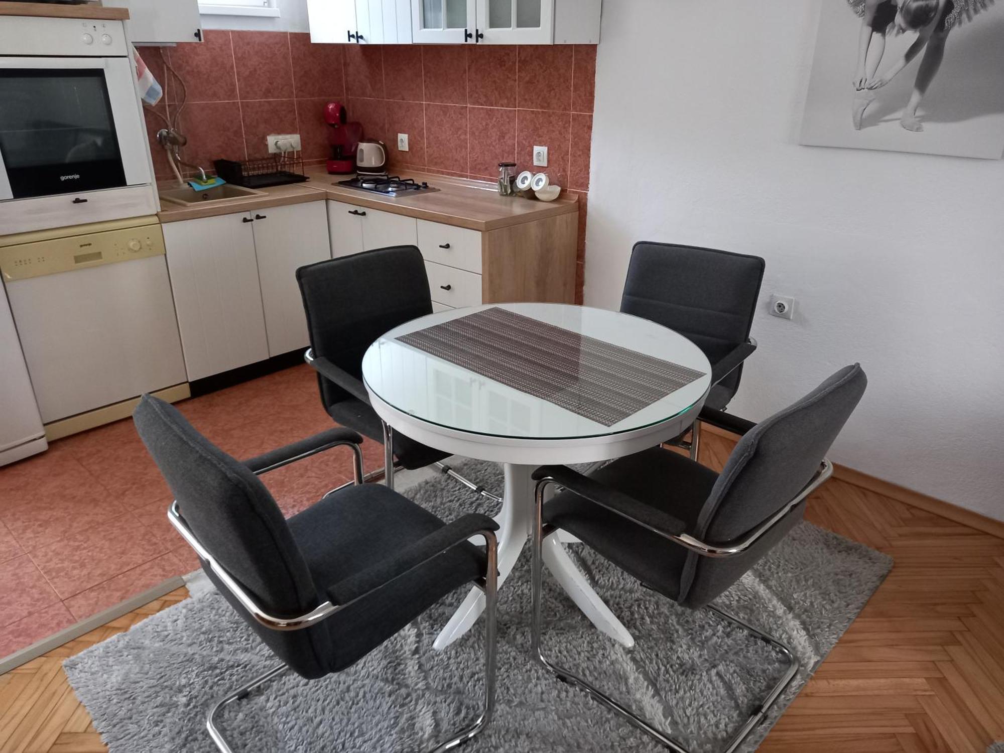 Stan U Maslinama Lägenhet Podgorica Exteriör bild